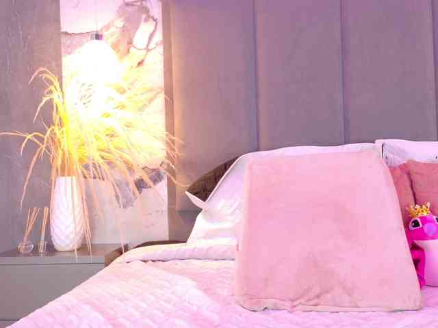 ZoeCamils webcam