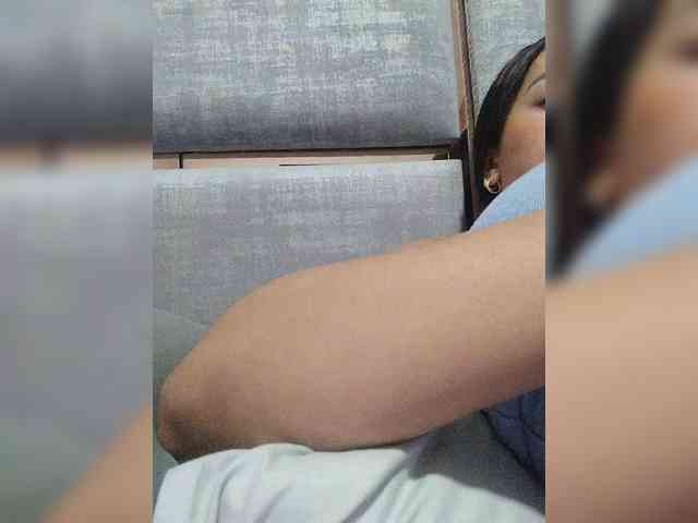 ZoeCamils webcam