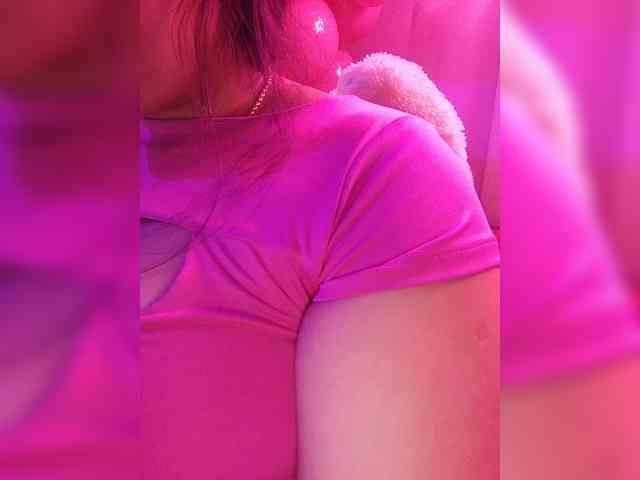 ZoeCamils webcam