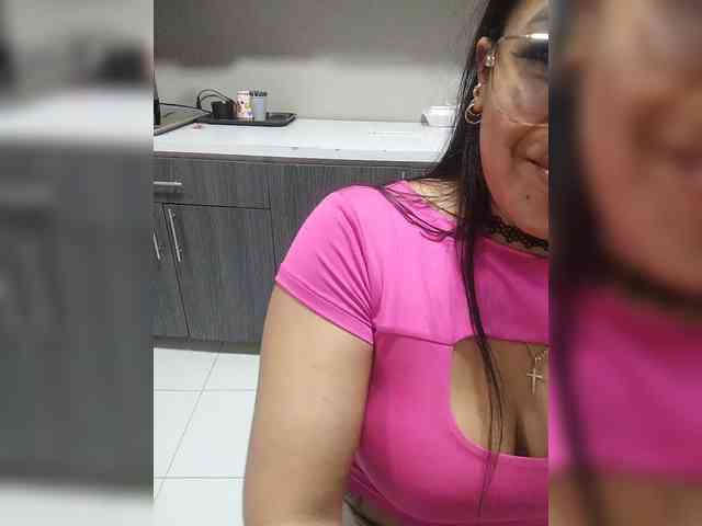 ZoeCamils webcam