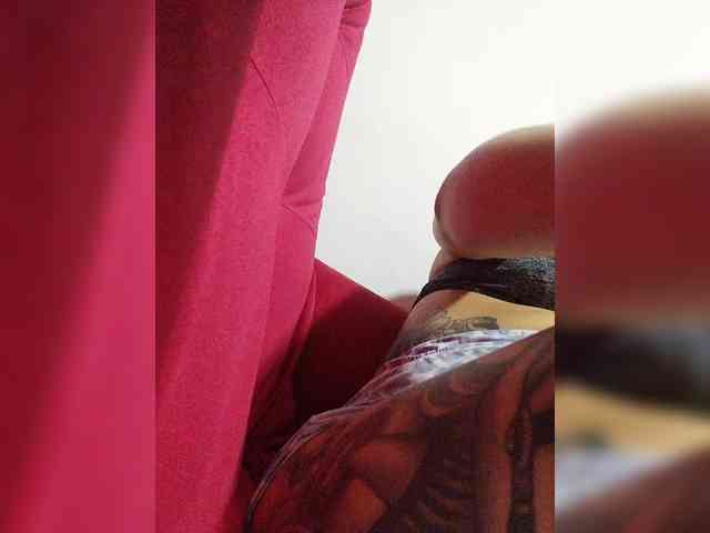 ZoeCamils webcam