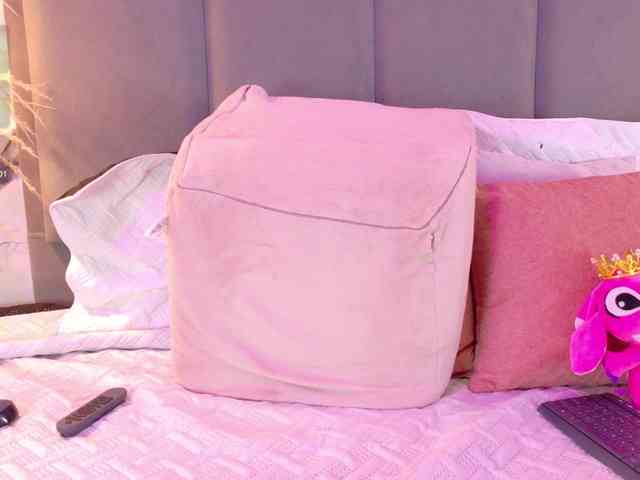 ZoeCamils webcam