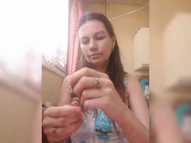 zvezda2511 Live Webcam on BongaCams