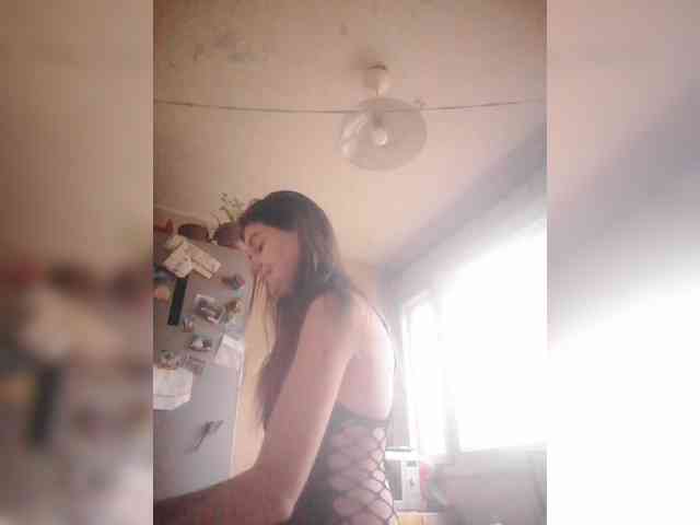 zvezda2511 Live Webcam on BongaCams