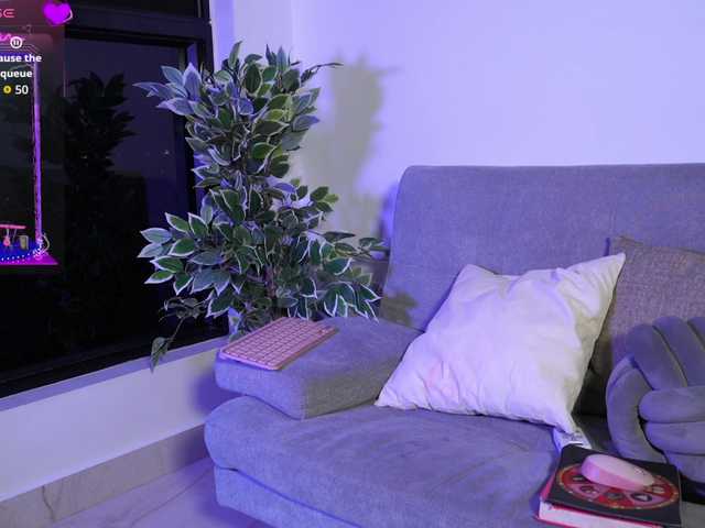 lucygirl-'s BongaCams show and profile