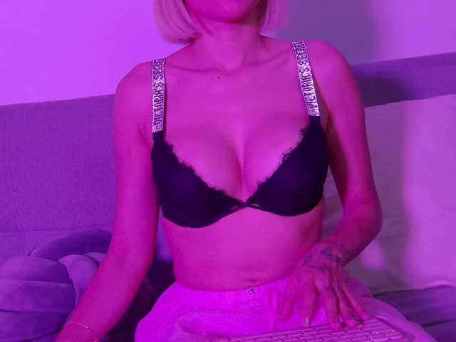 lucygirl-'s BongaCams show and profile