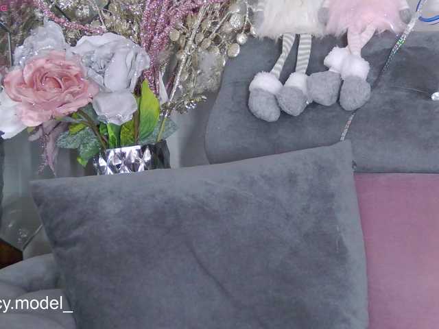  lucygirl- chat room