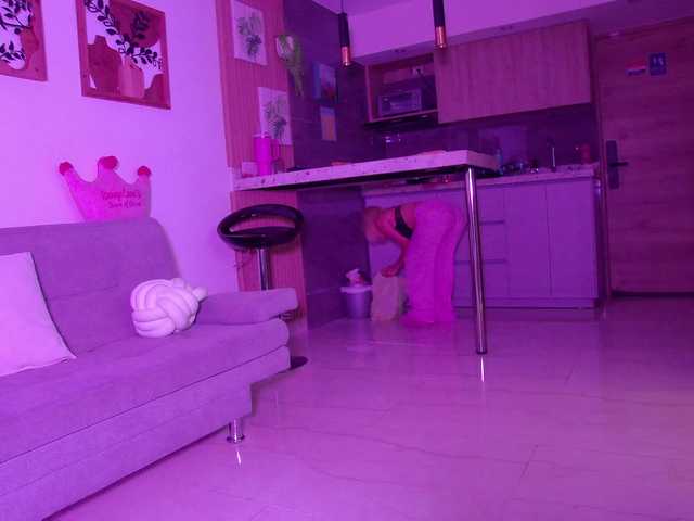 lucygirl-'s BongaCams show and profile