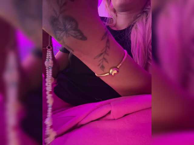  lucygirl- chat room