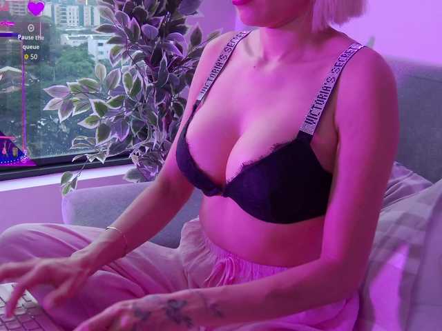 lucygirl-'s BongaCams show and profile