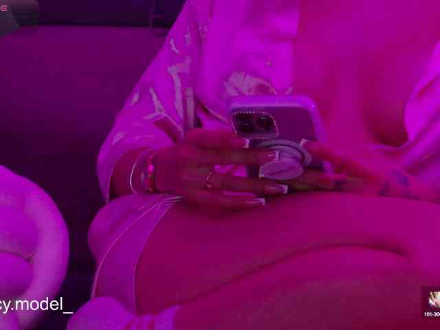 LucyRouse webcam