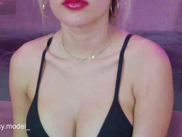 LucyRouse webcam