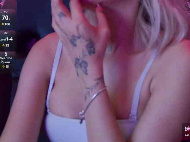 LucyRouse webcam