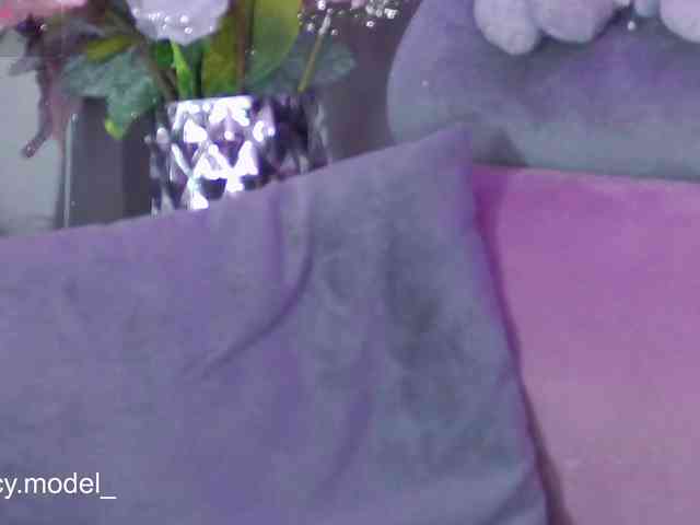 LucyRouse webcam