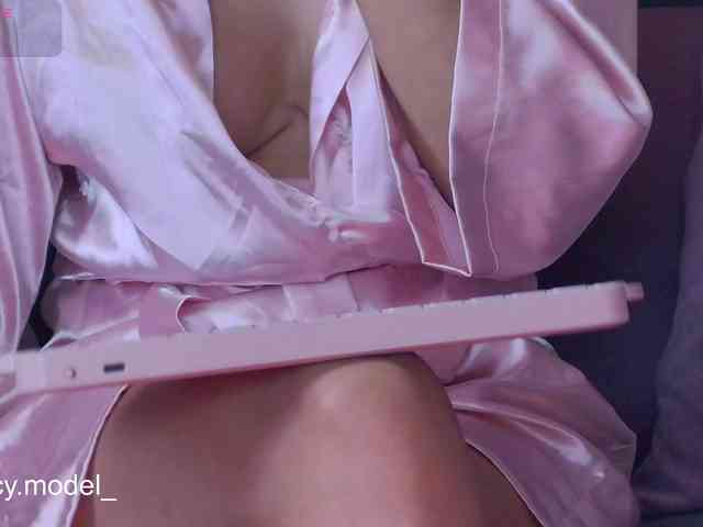 LucyRouse webcam