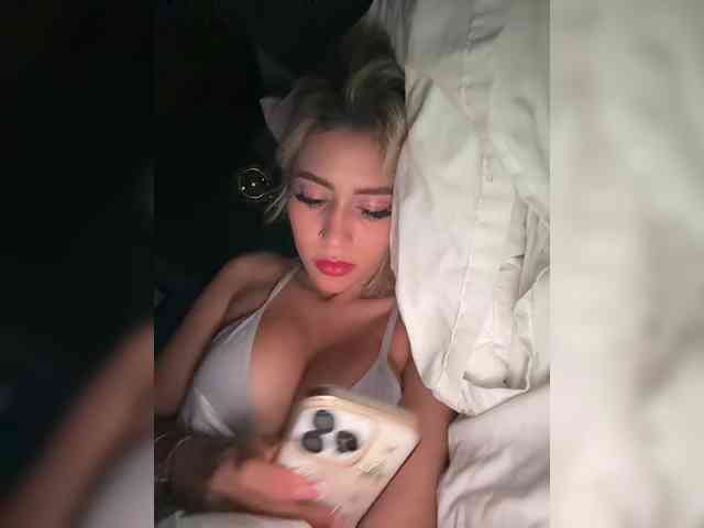LucyRouse webcam