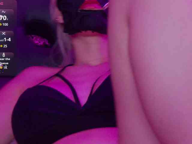 LucyRouse webcam