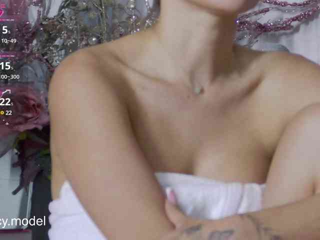 LucyRouse webcam