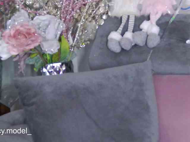 LucyRouse webcam