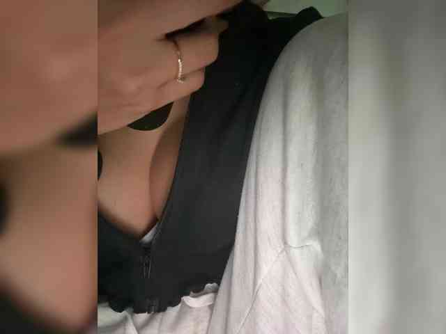 LucyRouse webcam