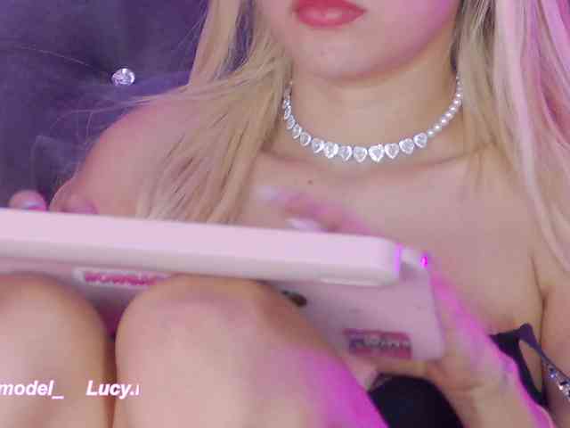 LucyRouse webcam