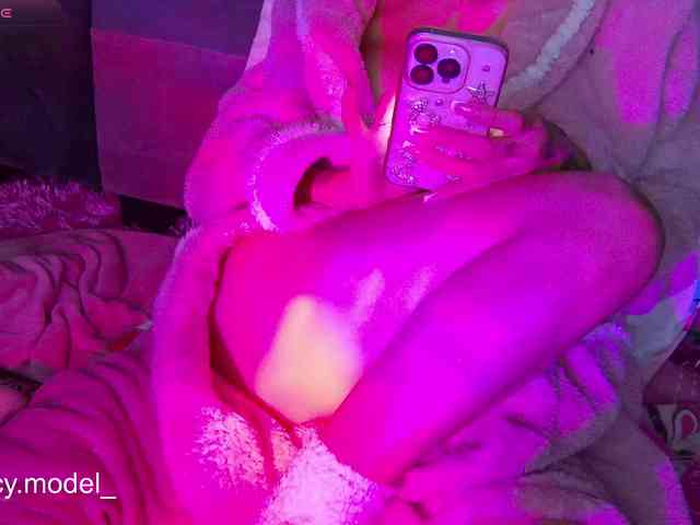 LucyRouse webcam