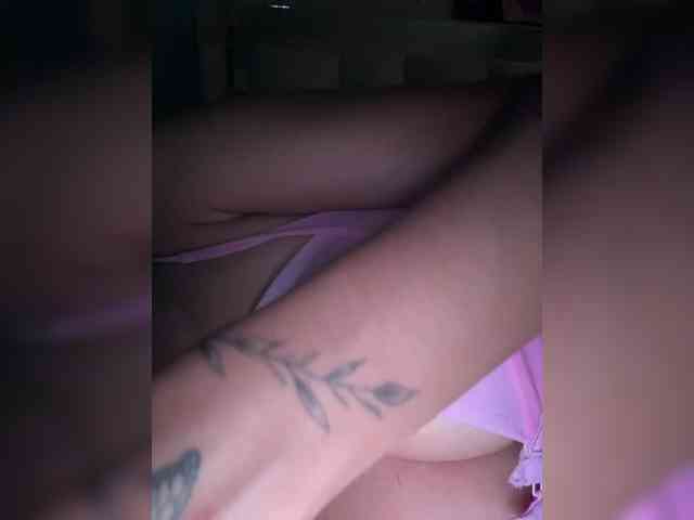 LucyRouse webcam