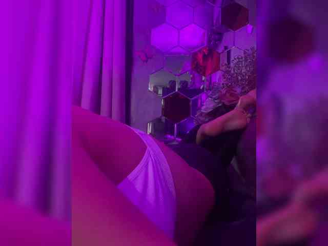 LucyRouse webcam