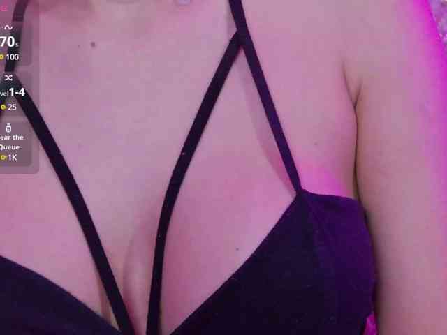 LucyRouse webcam