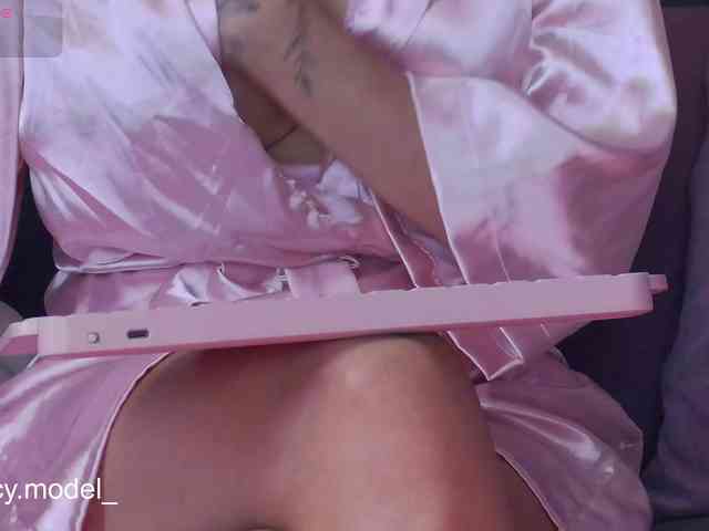 LucyRouse webcam