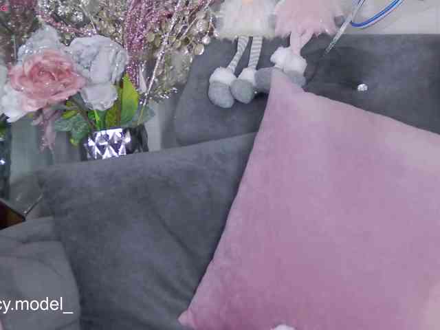 LucyRouse webcam