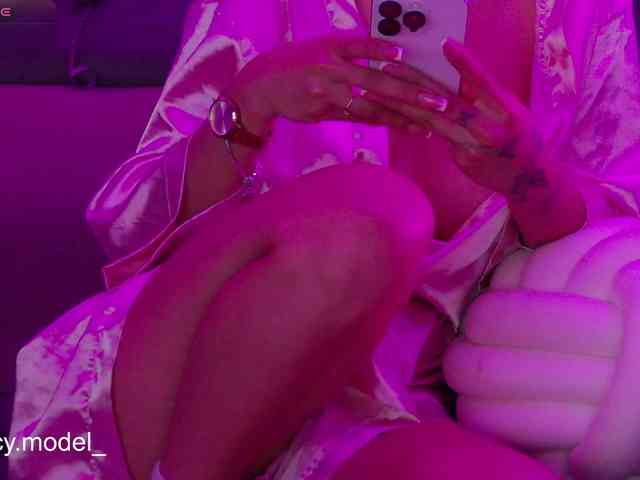 LucyRouse webcam