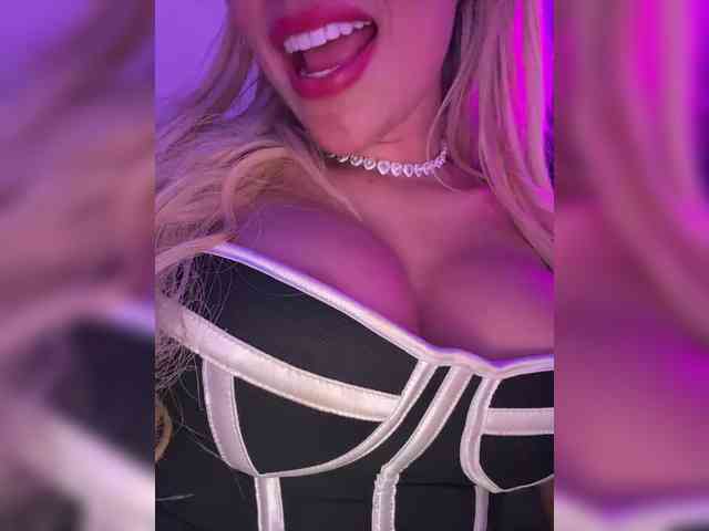 LucyRouse webcam