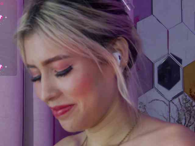 LucyRouse webcam