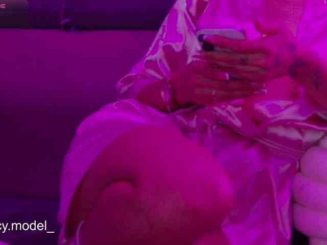 LucyRouse webcam