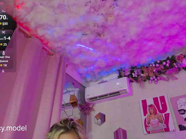 LucyRouse webcam