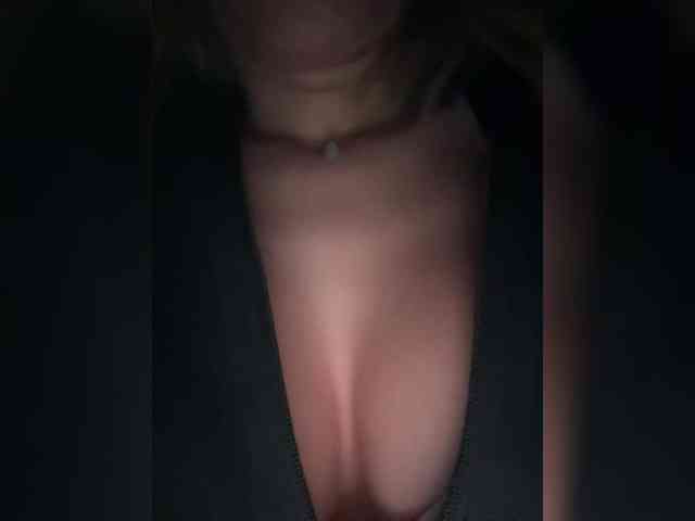 LucyRouse webcam