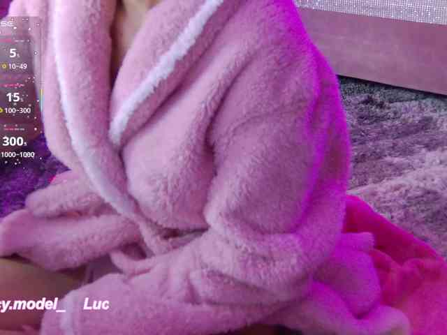 LucyRouse webcam