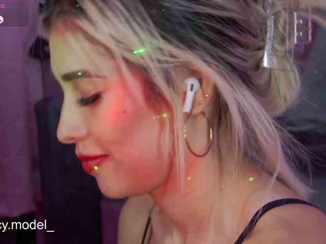 LucyRouse webcam
