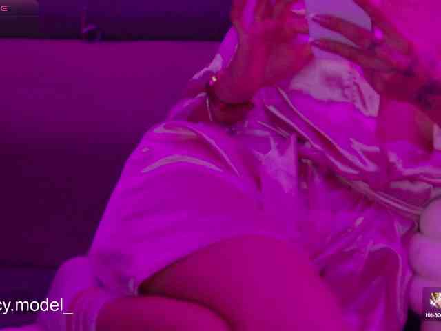 LucyRouse webcam
