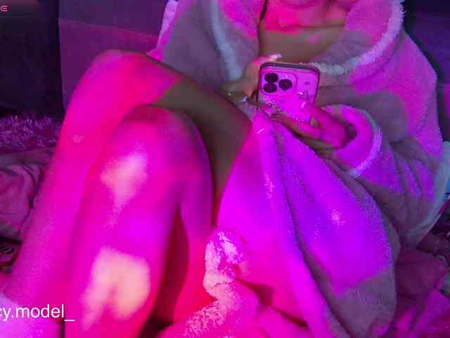 LucyRouse webcam