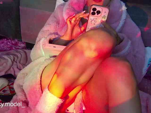 LucyRouse webcam