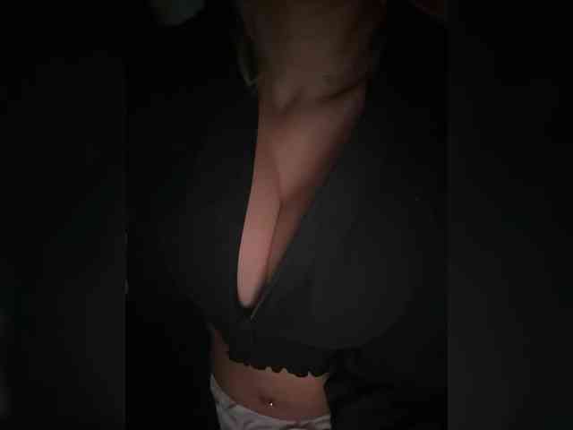 LucyRouse webcam