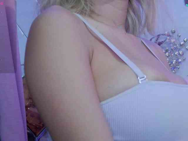 LucyRouse webcam