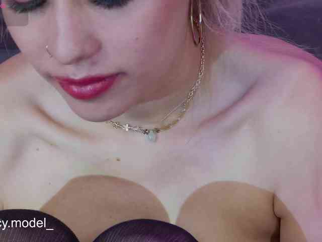 LucyRouse webcam