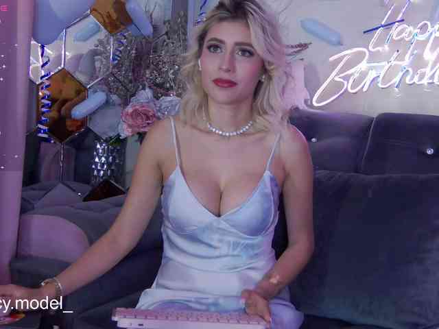 LucyRouse webcam