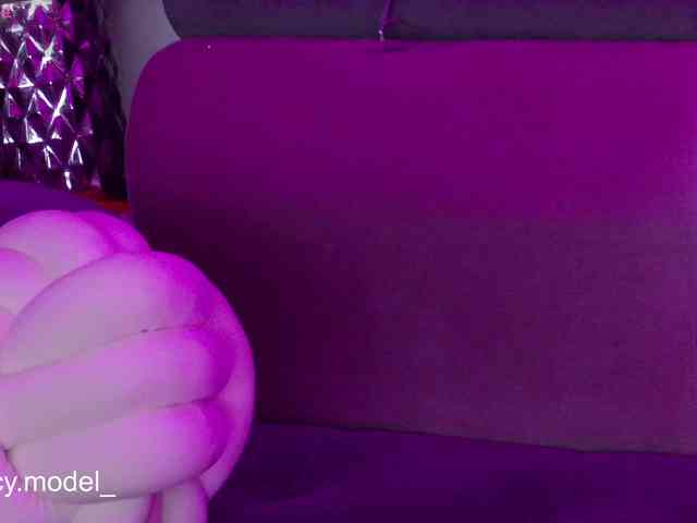 LucyRouse webcam