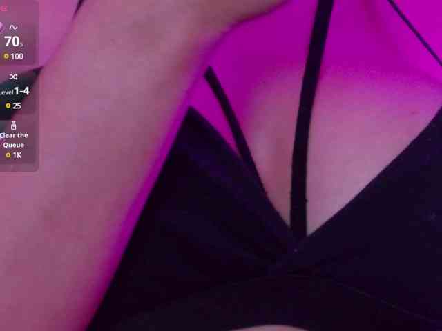 LucyRouse webcam