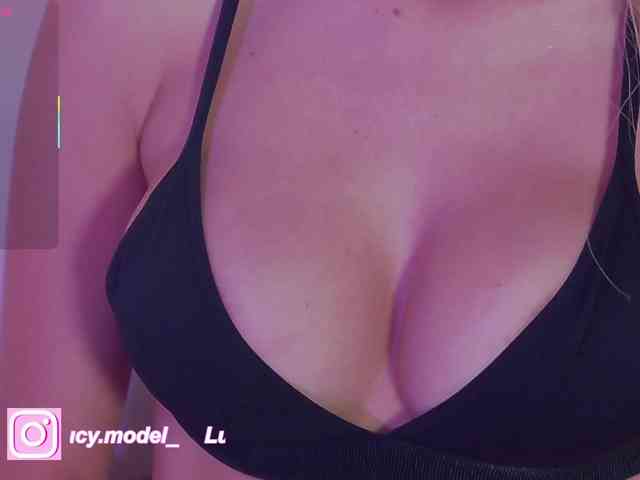 LucyRouse webcam
