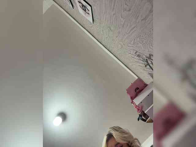 LucyRouse webcam